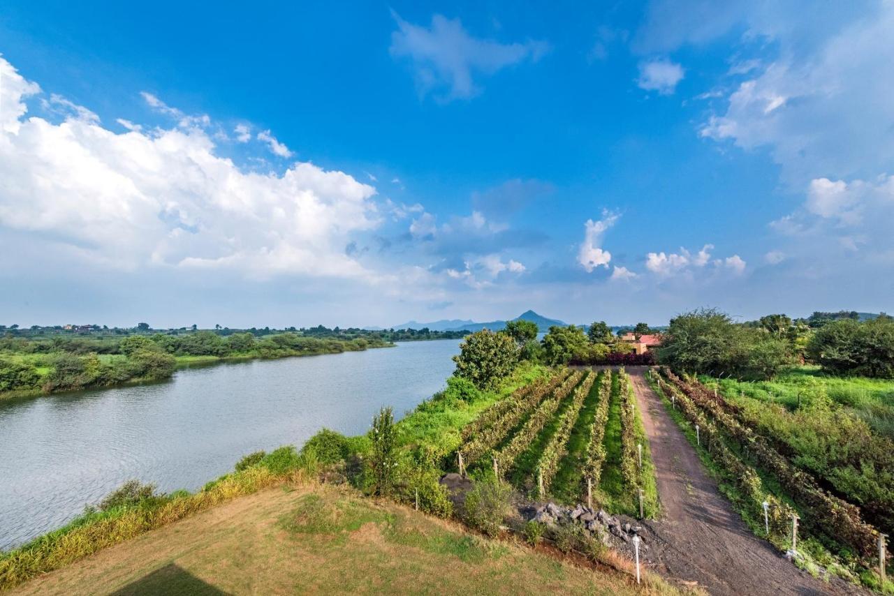 Saffronstays Rose Vineyard By The Lake, ナーシク エクステリア 写真