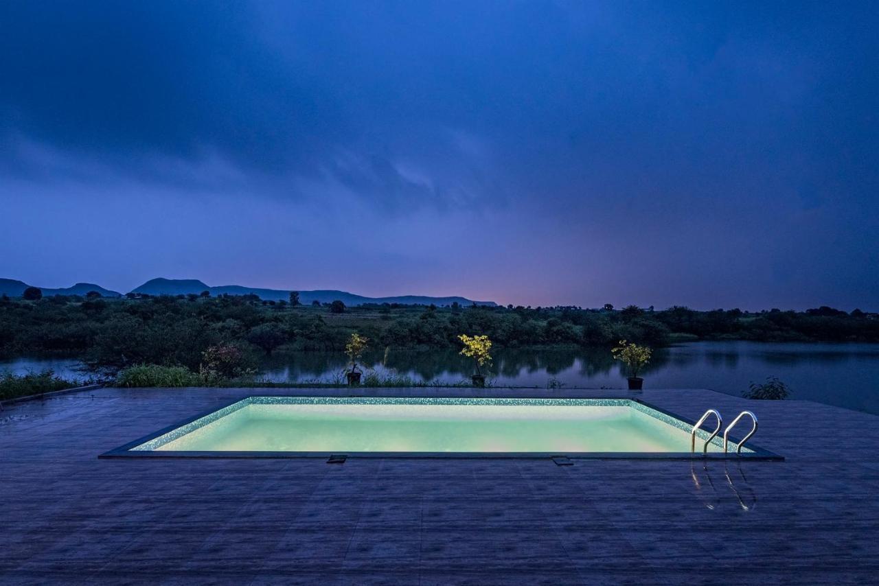 Saffronstays Rose Vineyard By The Lake, ナーシク エクステリア 写真